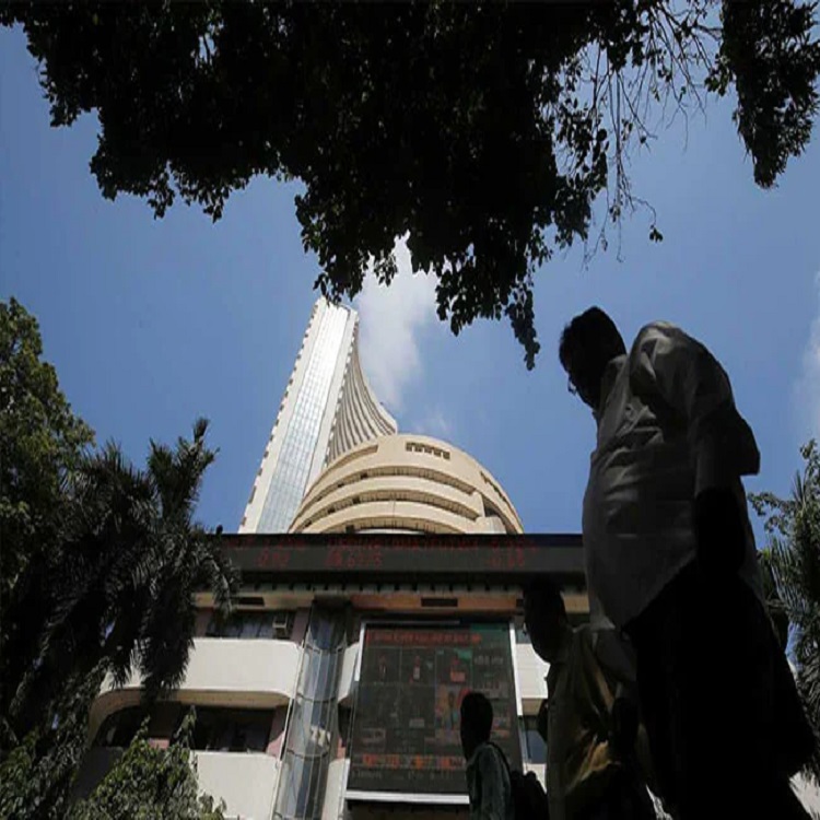 Sensex, Nifty Edge Higher; Axis Bank Falls After September Quarter Earnings